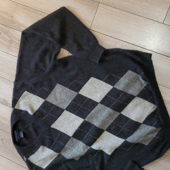 Hathaway Platinum Cashmere Argyle Sweater - Picture 4 of 10